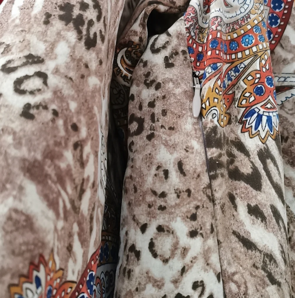 New Paisleyhand made dress. Ptp:191/2". L:44" - Picture 3 of 5